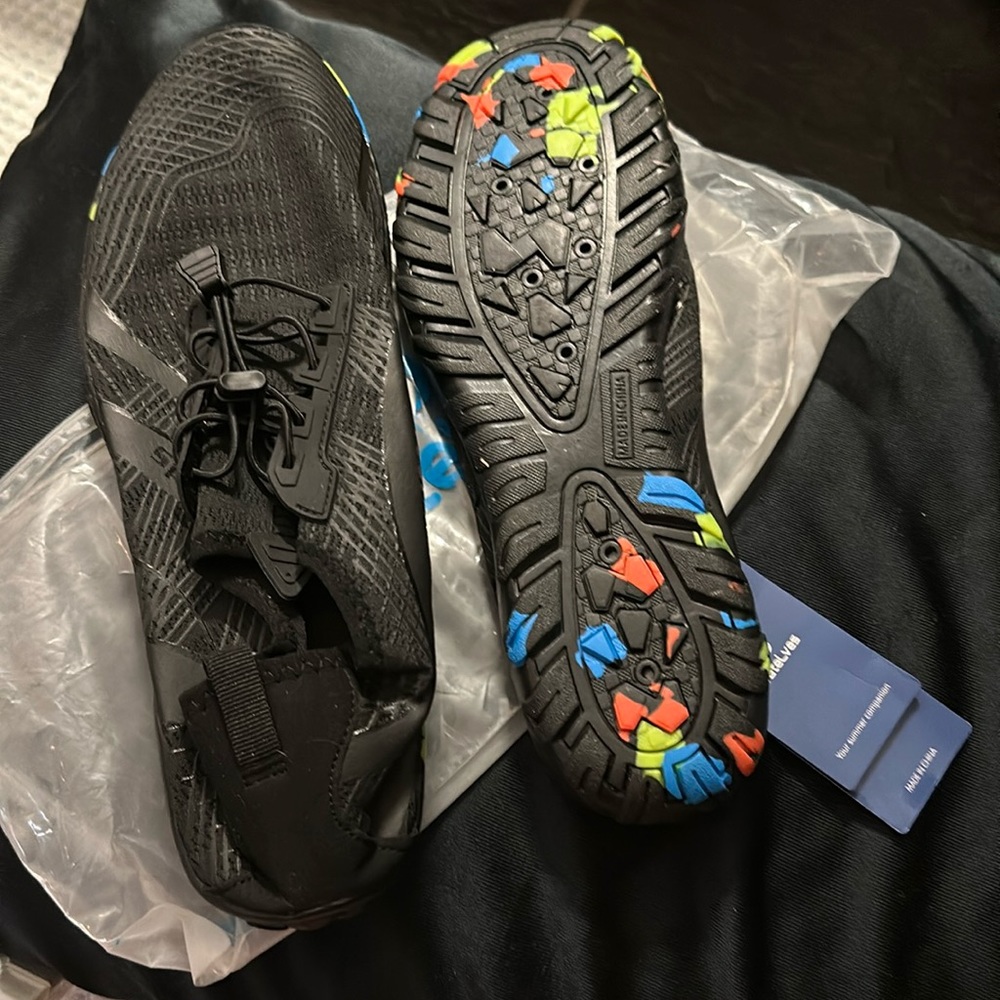 Men’s water shoes